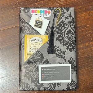 Blind Date With A Book # C33